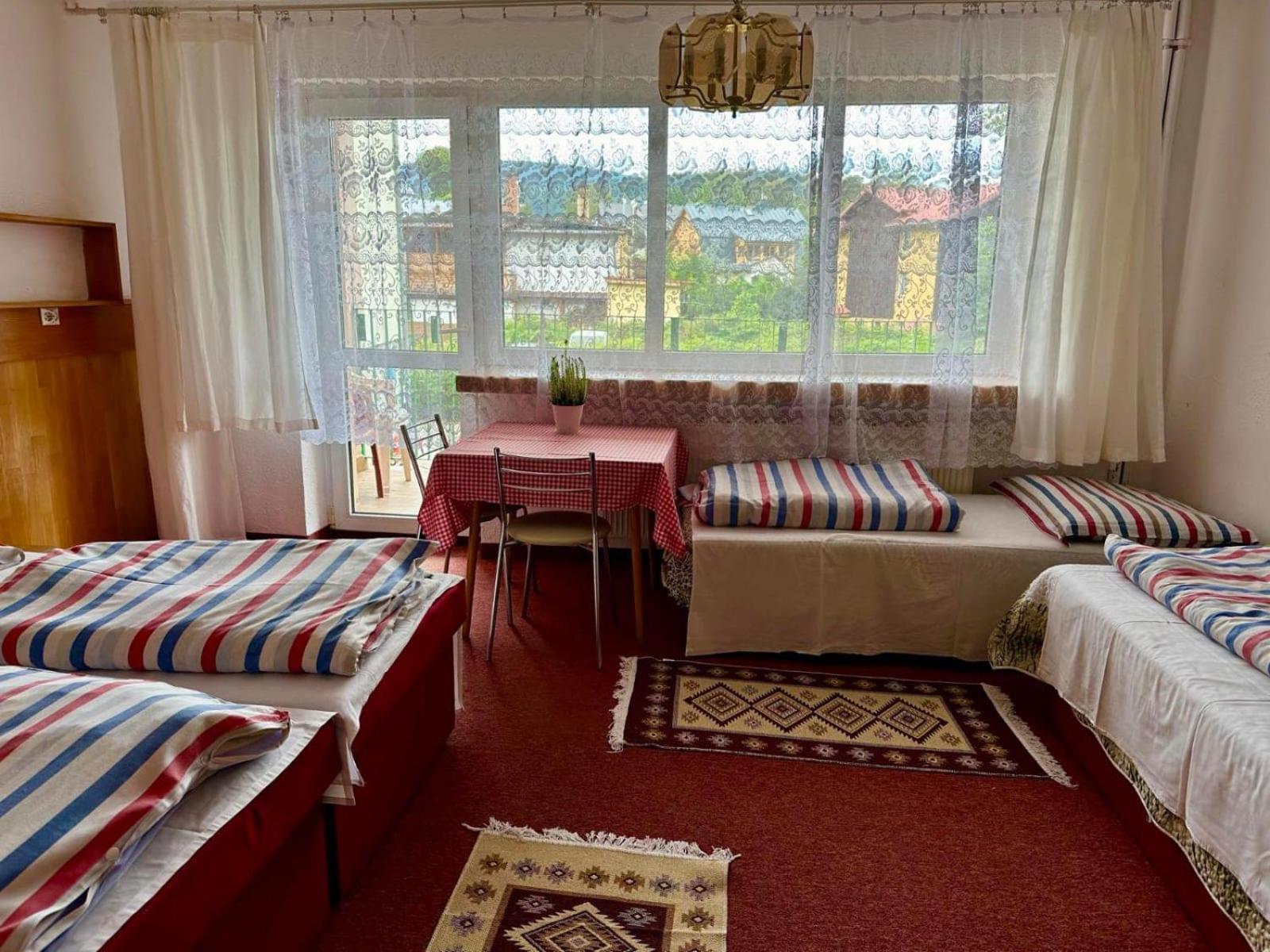 Cztery Zywioly Hotel ชกลาร์สกา ปอเรมบา ภายนอก รูปภาพ